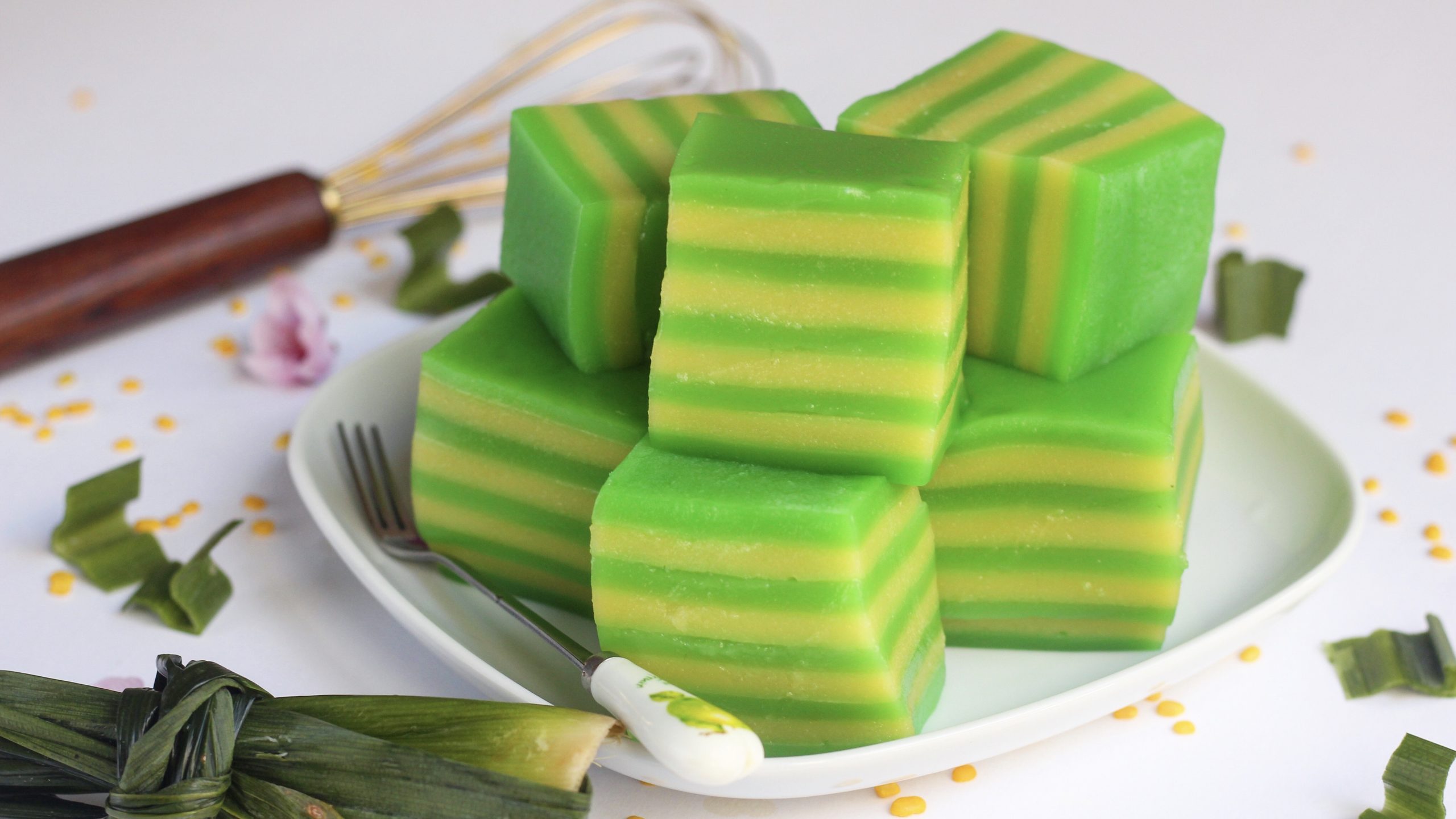 Steamed Layer Cake (Pandan & Mung Bean Flavor) C.HerCreations